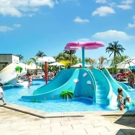 公寓 Luxury - Pool & 20 Metri De Plaja