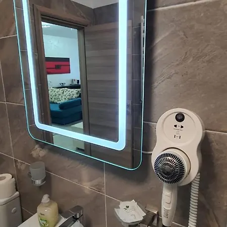 Luxury - Pool & 20 Metri De Plaja 아파트 Năvodari