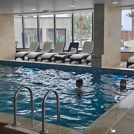 아파트 Luxury - Pool & 20 Metri De Plaja