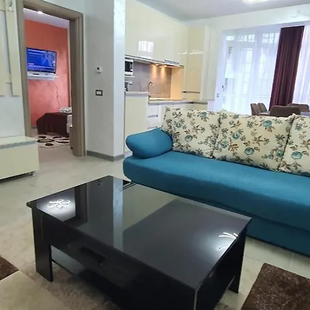 Luxury - Pool & 20 Metri De Plaja Apartment *