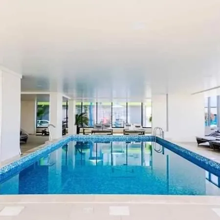 아파트 Luxury - Pool & 20 Metri De Plaja Năvodari