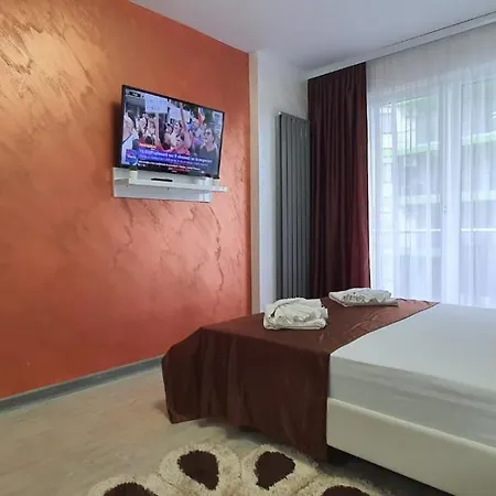 Apartment Luxury - Pool & 20 Metri De Plaja Navodari