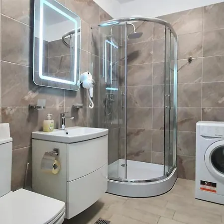 Apartment Luxury - Pool & 20 Metri De Plaja Navodari
